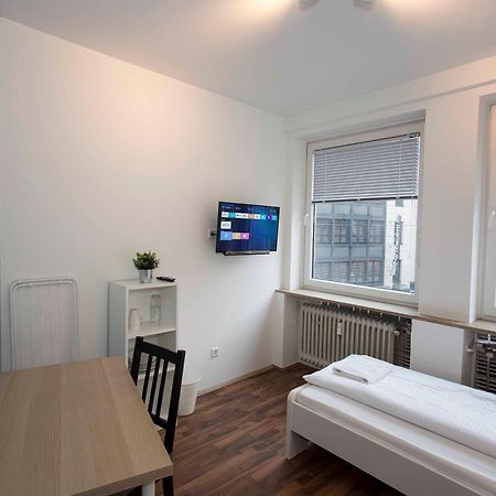 Zentral Gelegene Zimmer Mit Gemeinschaftsbad Und Kueche Nuremberg Exterior photo