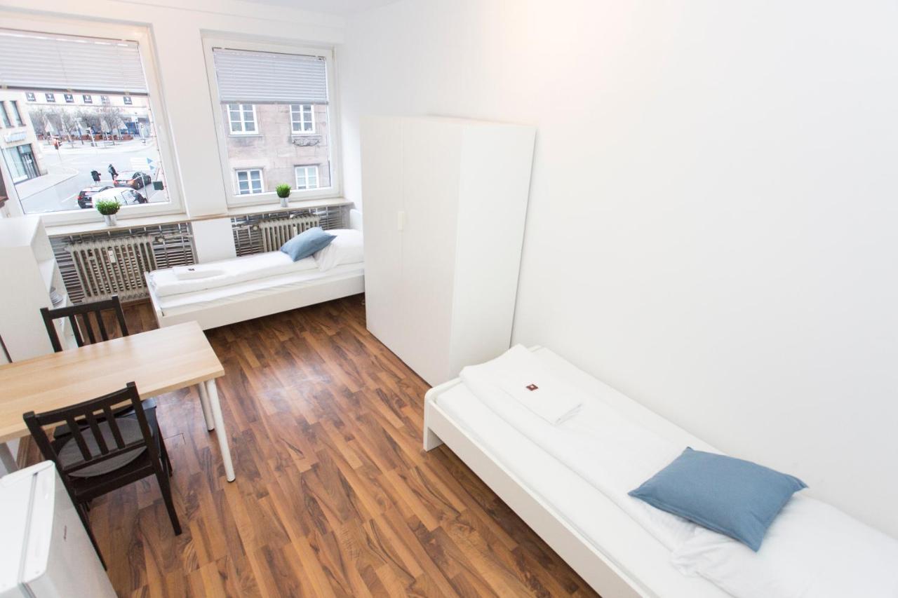 Zentral Gelegene Zimmer Mit Gemeinschaftsbad Und Kueche Nuremberg Exterior photo