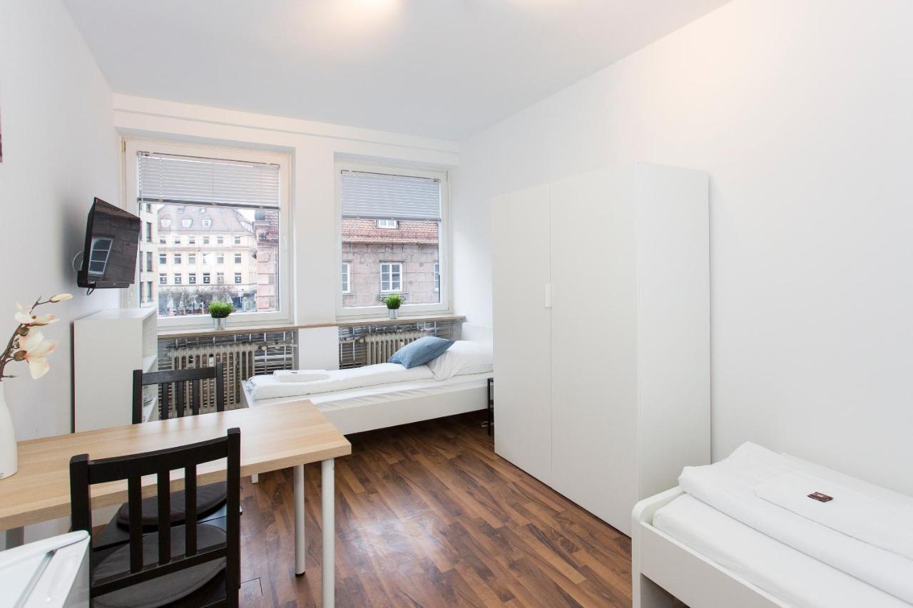 Zentral Gelegene Zimmer Mit Gemeinschaftsbad Und Kueche Nuremberg Exterior photo
